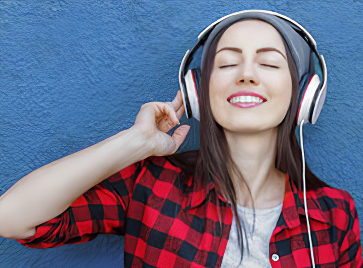 TS. Nguyễn Phan Kiên, Công ty TNHH Công nghệ và Ứng dụng Bách Khoa cho biết, việc sử dụng tai nghe đối với các thiết bị điện tử như smartphone, Ipod hay các loại thiết bị nghe âm thanh khác tạo ra một lợi ích rất lớn trong việc giúp con người thư giãn. 