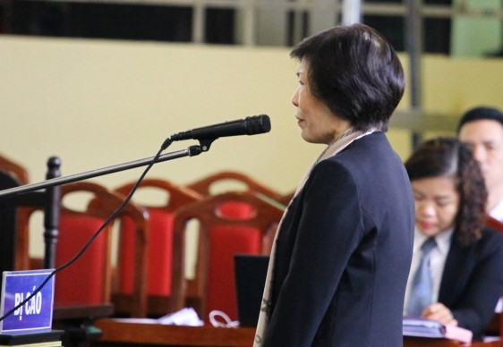 Bị cáo Phan Thu Hương tại tòa.