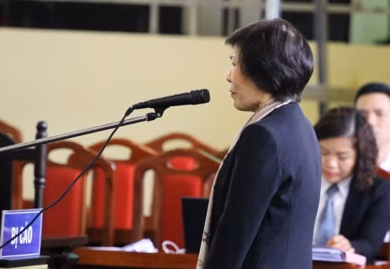 Bị cáo Phan Thu Hương tại tòa.