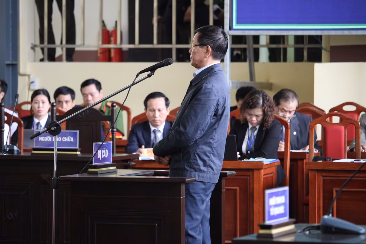 Ong Phan Van Vinh nhan toi tai toa, cam thay het suc day dut, an han