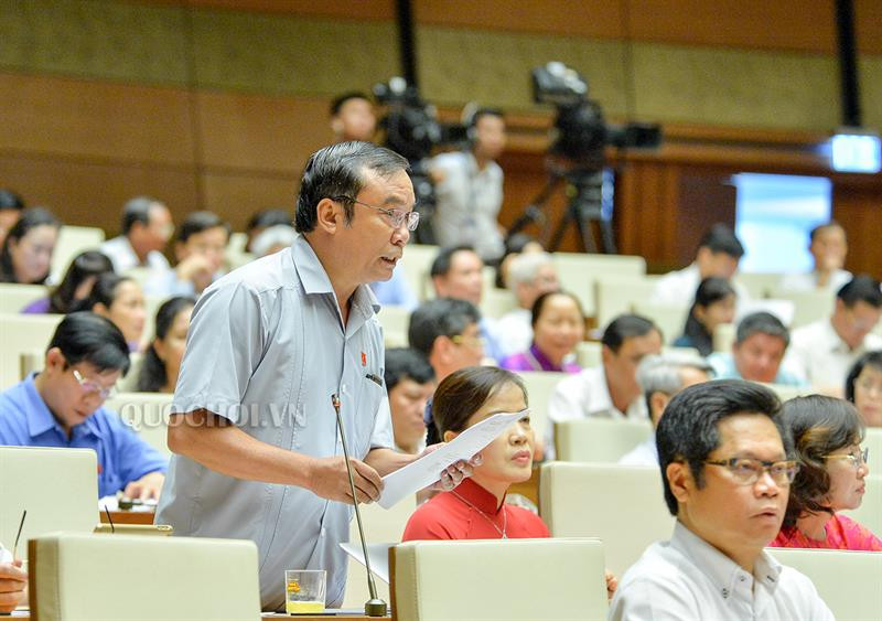 DBQH lo lang vu an container dam xe Innova de lai he luy xau