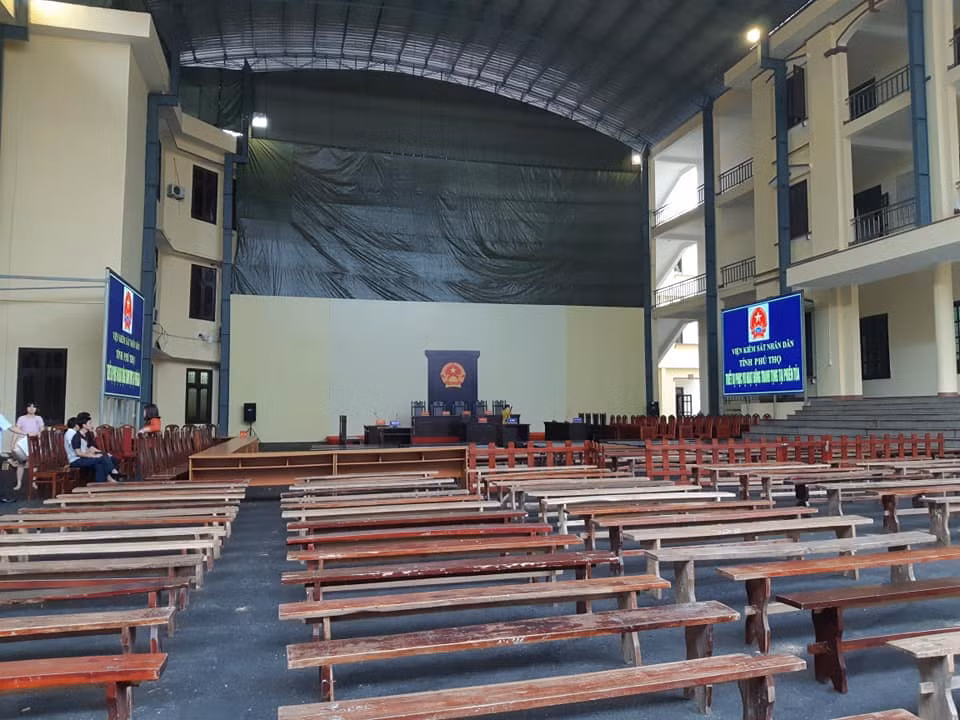 Hội trường nghìn m2 đã được hoàn tất phục vụ cho phiên xét xử ông Phan Văn Vĩnh và đồng phạm.