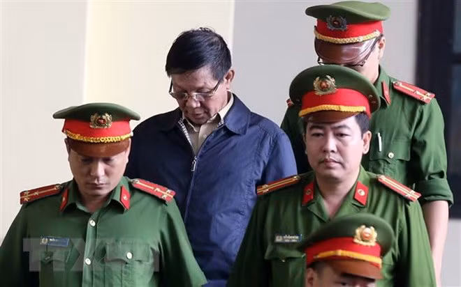 Xet xu ong Phan Van Vinh: “Co the luc lon bao ke, cu yen tam lam“-Hinh-3