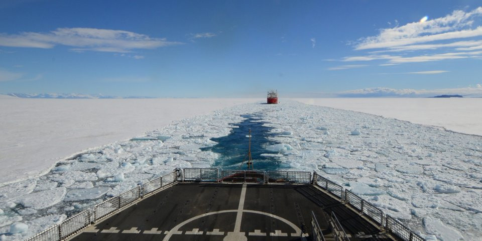 Theo những thông tin rò rỉ từ Đạo luật An ninh Quốc gia Mỹ tuần vừa rồi, phía Mỹ đang đòi hỏi quốc hội phê chuẩn khoảng 750 triệu USD trong đó bao gồm cả tiền để xây dựng các tàu phá băng công suất lớn dành cho lực lượng Vệ binh Quốc gia của nước này. Nguồn ảnh: BI.