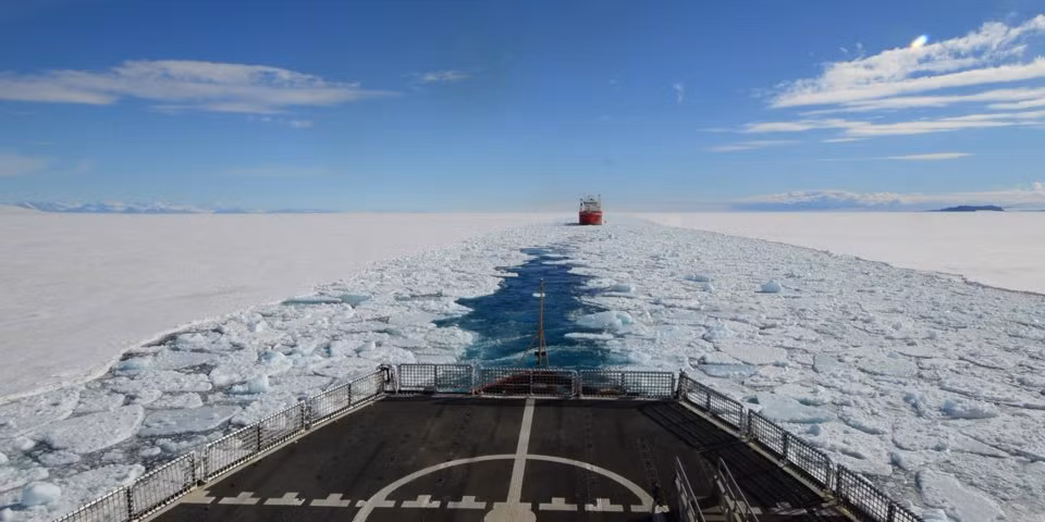 Theo những thông tin rò rỉ từ Đạo luật An ninh Quốc gia Mỹ tuần vừa rồi, phía Mỹ đang đòi hỏi quốc hội phê chuẩn khoảng 750 triệu USD trong đó bao gồm cả tiền để xây dựng các tàu phá băng công suất lớn dành cho lực lượng Vệ binh Quốc gia của nước này. Nguồn ảnh: BI.