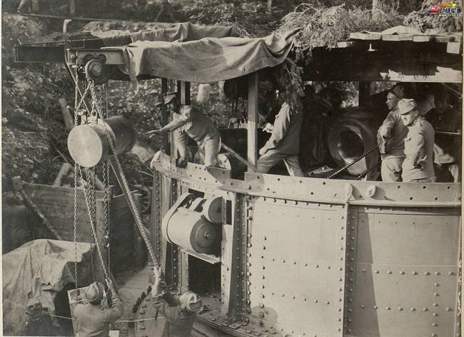 Tất nhiên là trên chiến trường, khẩu pháo 420mm Kustenhaubitze hoàn toàn không thể đảo ngược được tình thế của bất cứ cuộc xung đột nào. Tuy nhiên, không phải ai cũng có thể hiểu được điều này. Nguồn ảnh: Sina.