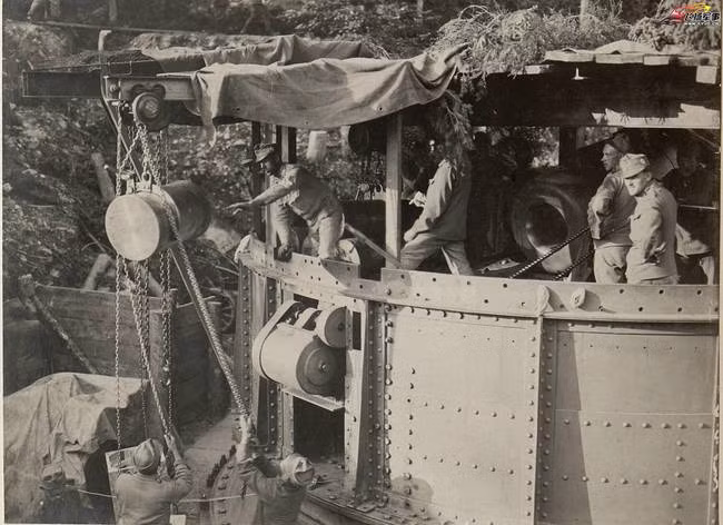 Tất nhiên là trên chiến trường, khẩu pháo 420mm Kustenhaubitze hoàn toàn không thể đảo ngược được tình thế của bất cứ cuộc xung đột nào. Tuy nhiên, không phải ai cũng có thể hiểu được điều này. Nguồn ảnh: Sina.