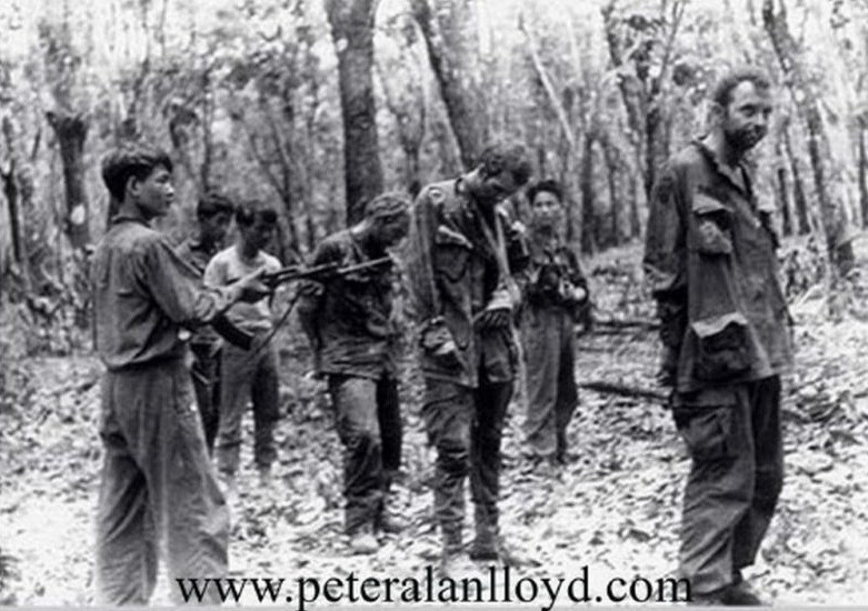 Đáng tiếc là những toán thám báo, biệt kích của Mỹ cũng vẫn phải chịu thất bại cực kỳ cay đắng ở mọi mặt trận. Ngay trên tuyến đường Trường Sơn, dù có thể gọi máy bay yểm trợ hỏa lực thậm chí là ném bom rải thảm bất cứ lúc nào, cũng có rất nhiều toán biệt kích của CIA "một đi không trở lại". Nguồn ảnh: Peter.