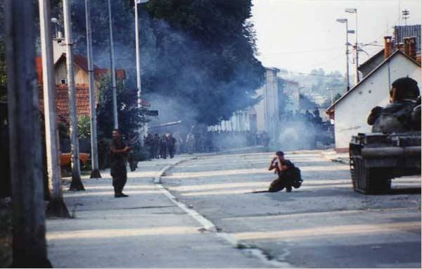 Lực lượng Liên Hiệp Quốc đã kết hợp cùng lực lượng Croatia và Bosnia ngăn chặn được sự bành trướng của lực lượng Serbia. Nguồn ảnh: Proboard.