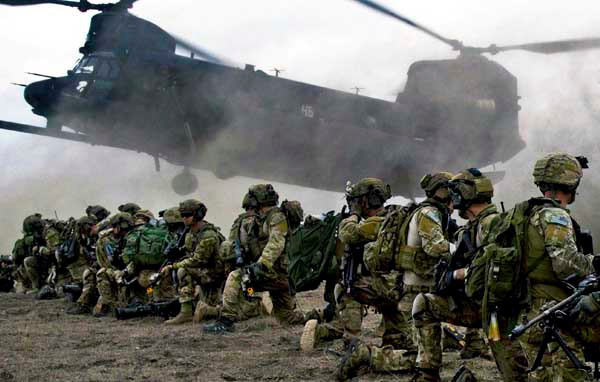 Tất nhiên, với sức mạnh vượt trội của mình, quân đội Mỹ vẫn sẽ là một thế lực không thể bị xô đổ trong tương lai, nhất là khi quân đội nước này đang ngày càng được tăng cường, mở rộng quy mô và hoạt động trên khắp thế giới. Nguồn ảnh: NationalITs.