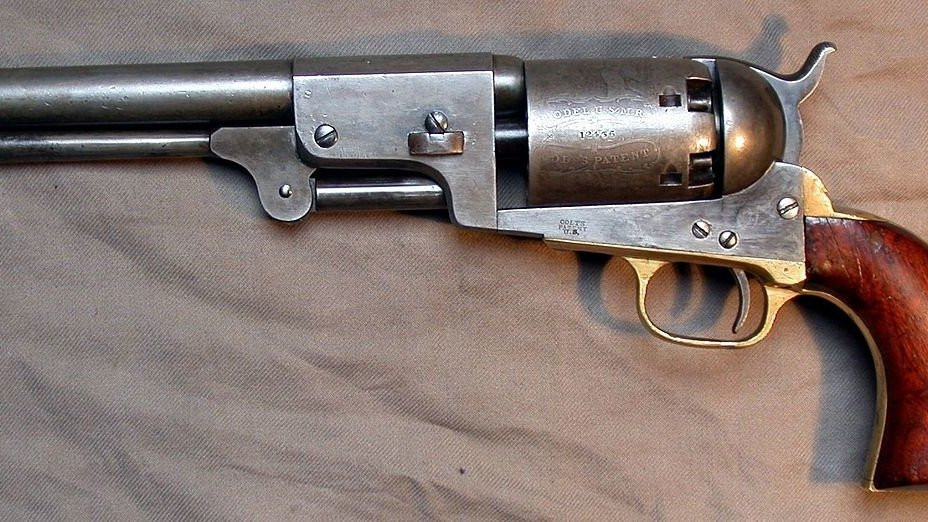 Tới năm 1847, Quân đội Mỹ lại chuyển sang sử dụng khẩu M1848 Dragoon cũng do hãng Colt sản xuất. Khẩu súng này cũng sử dụng cỡ đạn tương tự với khẩu Colt trước đó của quân đội Mỹ. Nguồn ảnh: Wearethemighty.