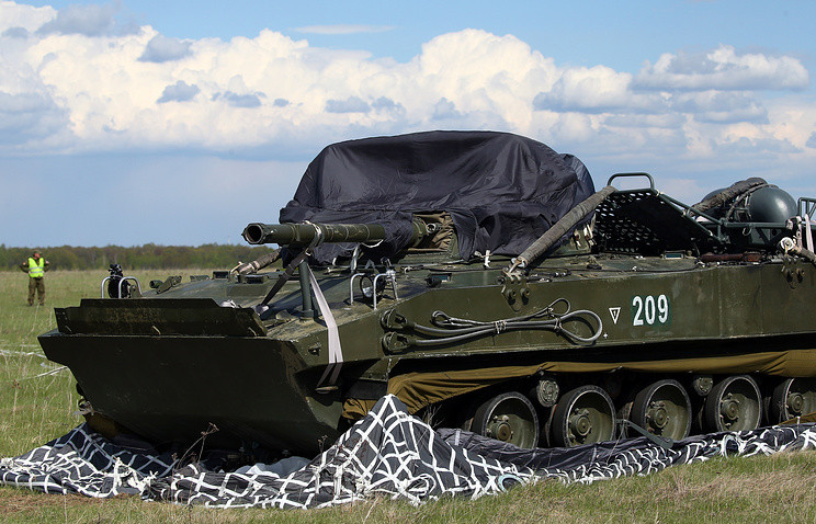 Nổi bật nhất và là một trong những loại vũ khí mới được lộ diện tại cuộc tập trận Slavic Brotherhood 2018 của Nga năm nay đó là khẩu pháo tự hành nhảy dù loại 2S25 Sprut-SD. Nguồn ảnh: TASS.