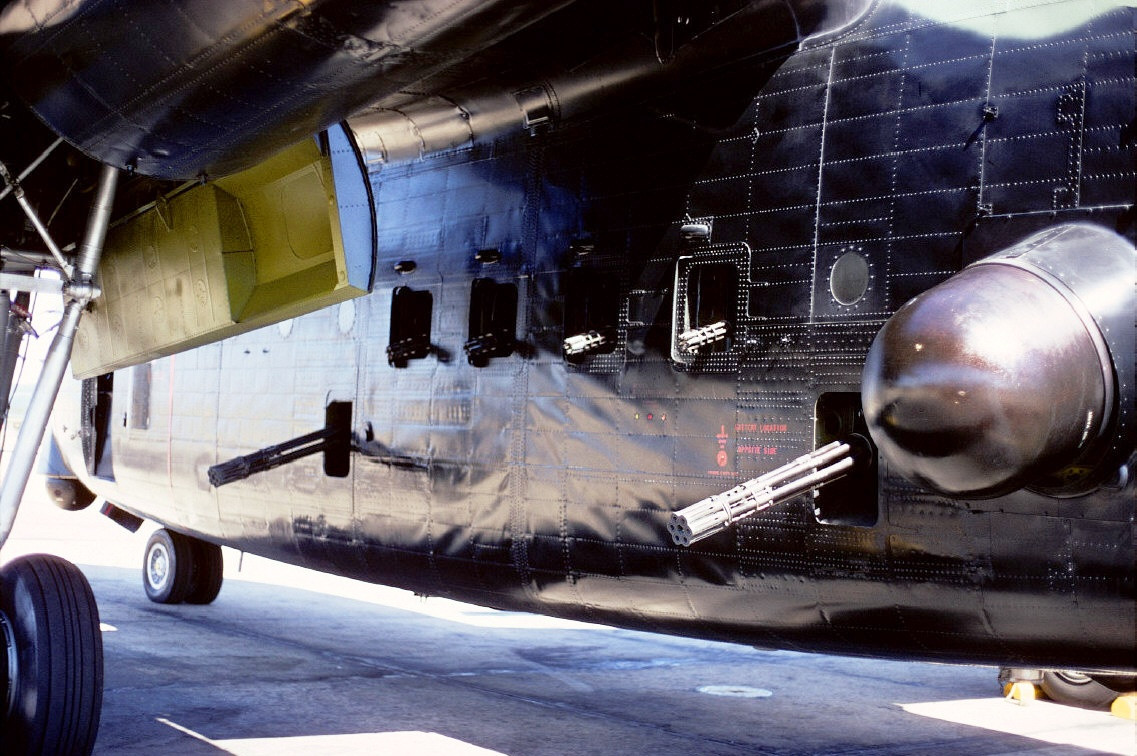 Loại máy bay chi viện hoả lực này được phát triển từ phiên bản Fairchild C-119 Flying Boxcar - vốn là một máy bay vận tải được Mỹ sản xuất từ những năm 50 và đã được sử dụng rất hiệu quả trong Chiến tranh Triều Tiên. Ảnh: USAF.