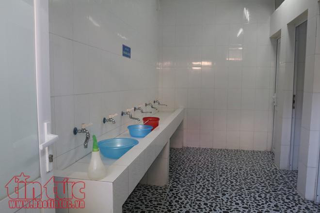 Khu nhà vệ sinh luôn được giữ sạch sẽ. Khu nhà vệ sinh luôn được giữ sạch sẽ.