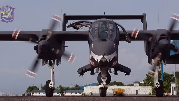 Trước đó, trong quá khứ không quân Thái Lan, Indonesia, Colombia, Venezuela, Ma-rốc,... cũng từng sử dụng loại cường kích tuần thám này trong biên chế của mình nhưng tất cả đều đã được cho về hưu. Nguồn ảnh: Strix.