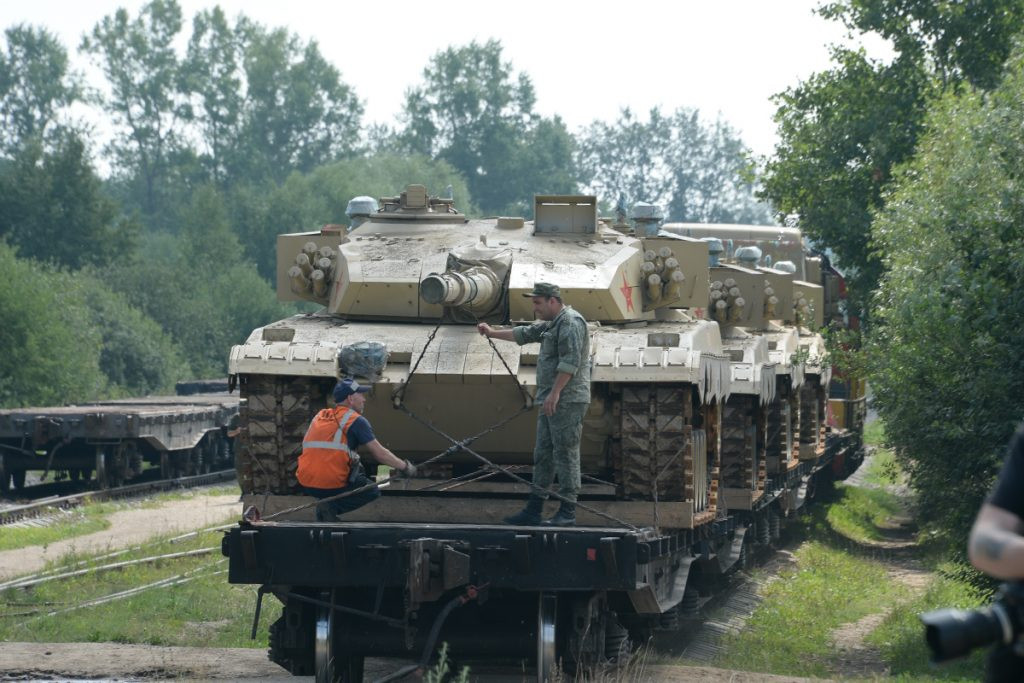 Theo đó tại Tank Biathlon 2016, đội tuyển Trung Quốc đã muối mặt khi một chiếc Type 96 của nước này "rụng" cả bánh trợ lực khi đang thực hiện một màn đua tốc độ với xe tăng Nga vượt qua chướng ngại vật khiến phần thi của nước này phải thực hiện lại từ đầu với một chiếc xe tăng khác. Nguồn ảnh: Bộ Quốc phòng Nga.