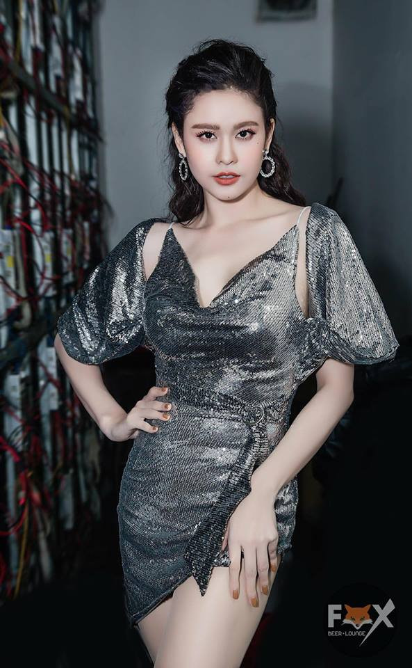 "Hay là mình bỏ cả đi, giấc mơ chẳng đuổi...có khi lại về".