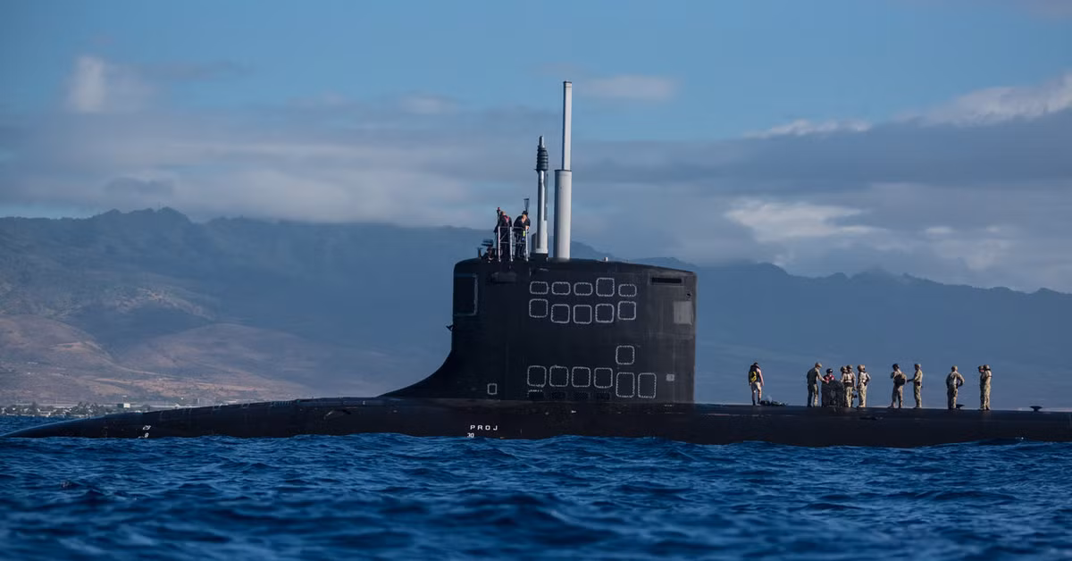 Cuộc diễn tập trên diễn ra ngoài khơi đảo Hawaii, tàu ngầm được sử dụng để làm "tàu mẹ" trong cuộc tập trận này là tàu ngầm hạt nhân tấn công nhanh USS Hawaii (SSN-776). Nguồn ảnh: USnavy.