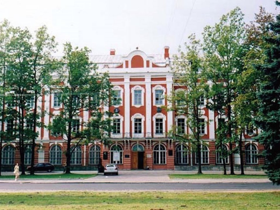 Tổng thống Putin từng học luật tại trường Đại học Tổng hợp Sant Petersburg. Nguồn ảnh: BI.