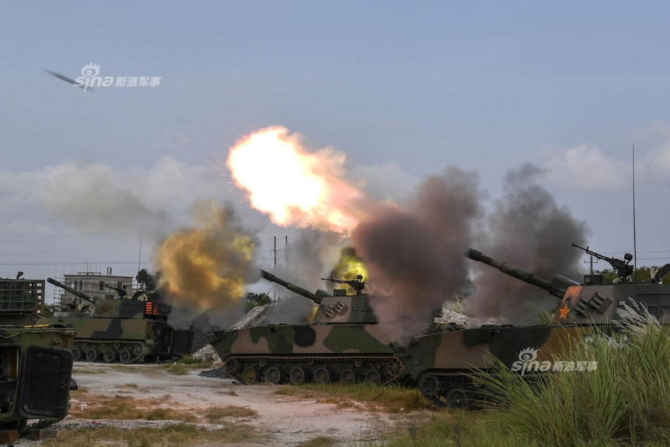 Một điểm đặc biệt khác của PLZ-07 đó là nó có khả năng xoay tháp pháo 360 độ, có nghĩa là có thể khai hoả ở mọi góc độ so với thân xe mà không cần phải di chuyển nhiều. PLZ-07 có dự trữ đạn dược tối đa 40 viên. Nguồn ảnh: Sina.