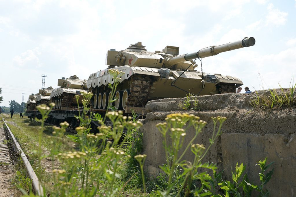 Năm ngoái, Type 96 của Trung Quốc đã có màn thể hiện không được ấn tượng cho lắm khi nó bị T-72B3 của nước chủ nhà cho "hít khói" trong các màn đua tốc độ bấm theo thời gian. Nhưng nó vẫn tỏ ra khá hơn so với màn thể hiện kém cỏi trong năm 2016. Nguồn ảnh: Bộ Quốc phòng Nga.