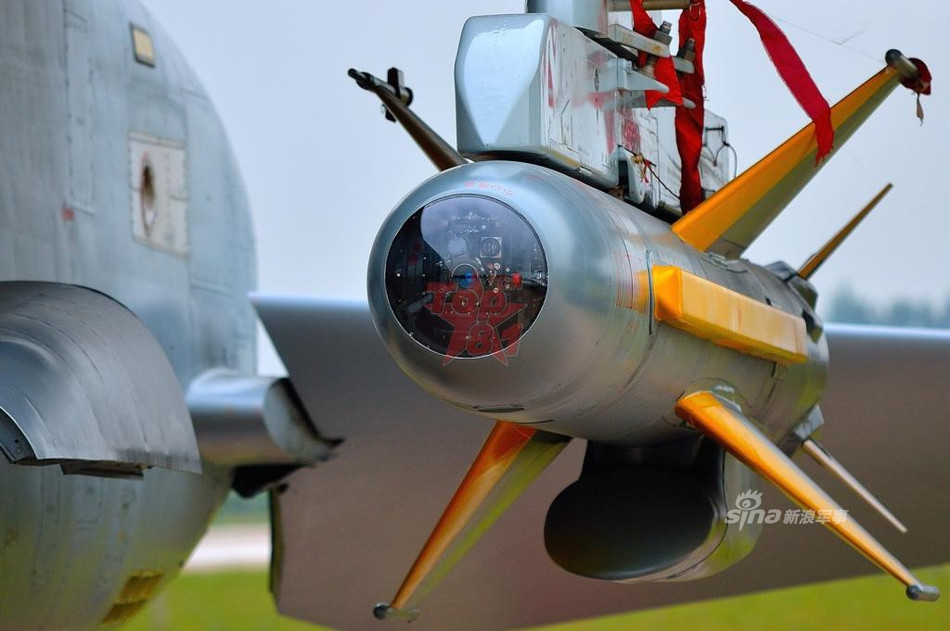 Một điều đáng nói đó là KD-88 thực chất là bản tên lửa không đối đất của tên lửa C-802 - phiên bản xuất khẩu của YJ-8 (Ưng Kích-8) vốn là loại tên lửa không đối hải của Trung Quốc. Nguồn ảnh: Sina.