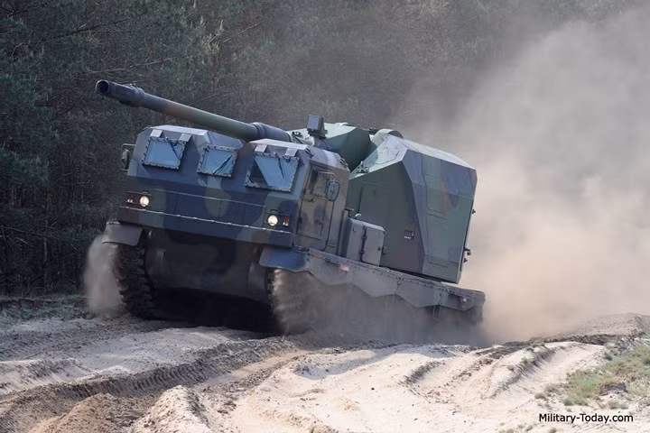 Pháo chính của pháo tự hành DONAR là pháo 155mm L52. Ảnh: military-today.