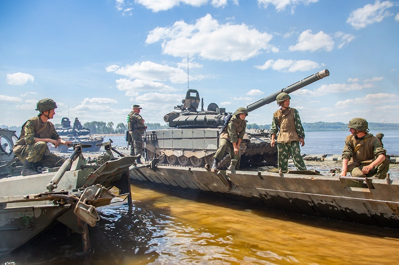 Do là một quốc gia rộng lớn, với nhiều kiểu địa hình thậm chí nhiều nơi còn không có hệ thống giao thông nên lực lương công binh của Nga từ thời Liên Xô đã phát triển vượt bậc so với các quốc gia trong khu vực. Nguồn ảnh: Fotorepor.
