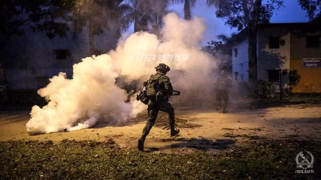 Tuy nhiên, điều này khá hợp lý với một quốc gia có nguồn nhân lực hạn chế như Singapore và mỗi người lính đều là tài sản, là vũ khí quý giá và không thể thay thế của quân đội nước này. Nguồn ảnh: Sina.