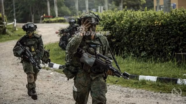 Loại súng máy này sử dụng cỡ đạn chuẩn NATO loại 5,56x45mm. Súng có tốc độ bắn tối đa 650 viên mỗi phút, sơ tốc đầu nòng tối đa lên tới 970 mét/giây, hộp tiếp đạn 30 viên và có khả năng gắn thêm nhiều loại phụ kiện khác nhau. Nguồn ảnh: Sina.