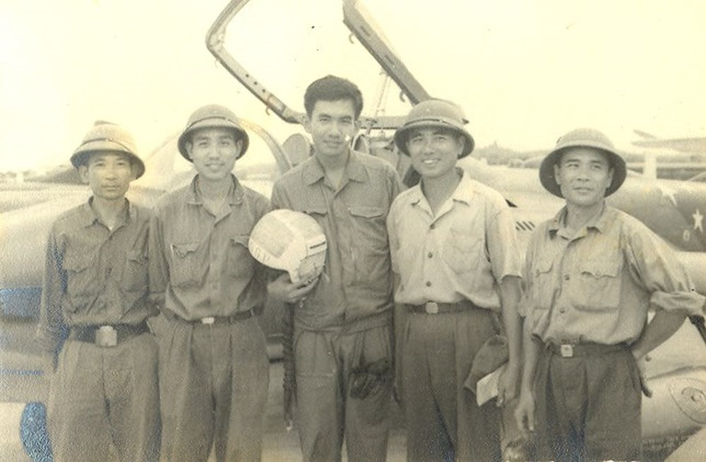 Chiếc A-37B này thuộc biên chế của không quân Sài Gòn vốn đóng quân tại sân bay Đà Nẵng. Trong chiến dịch Hồ Chí Minh, phía ta đã chiếm được chiếc A-37B này làm chiến lợi phẩm tại sân bay Phù Cát, Bình Định. Nguồn ảnh: QDND.