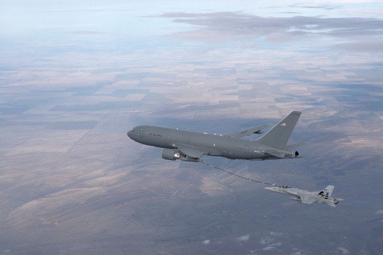 KC-46 được đặt biệt danh là Pegasus, trong truyền thuyết, Pegasus là một loại ngựa có cánh và biết bay. Ngoài khả năng tiếp liệu, KC-46 vẫn hoàn toàn có khả năng chở hàng hoá và chở người như thông thường. Nguồn ảnh: Pinterest.