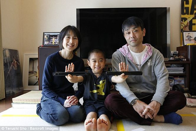 Cha của Ryusei khẳng định, không hề ép buộc con tập luyện, mà tất cả xuất phát từ đam mê của cậu bé.