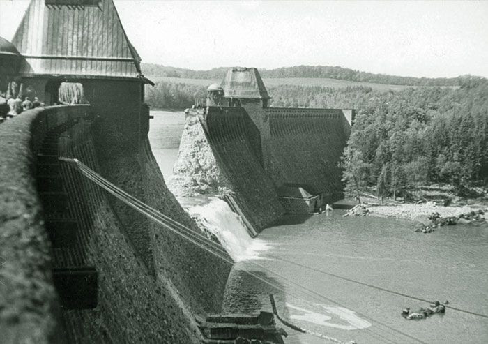 Trên thực tế, Anh đã cho rằng đây là một chiến thắng mang tính chiến lược của mình khi đã phá huỷ được hệ thống công trình mang tính chiến lược của đối phương. Tuy nhiên phía Anh đã gặp phải rất nhiều chỉ trích trong việc này. Nguồn ảnh: Wiki.