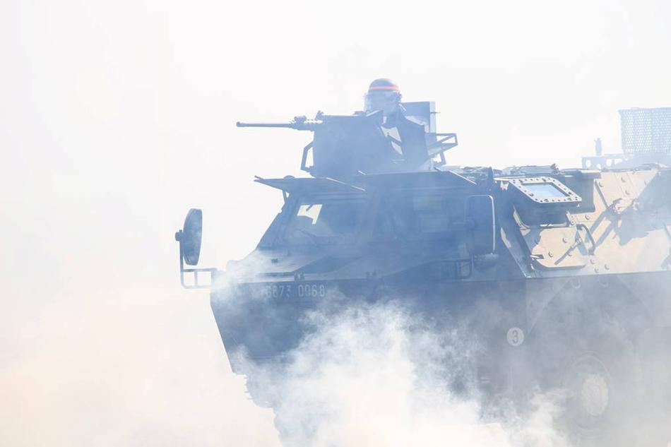 Cuộc diễn tập diễn ra trong bối cảnh tình hình trong nước của Pháp đang khá khó kiểm soát với những nhóm người nhập cư đang ngày càng tỏ ra thiếu hợp tác trong xã hội. Nguồn ảnh: Sina.