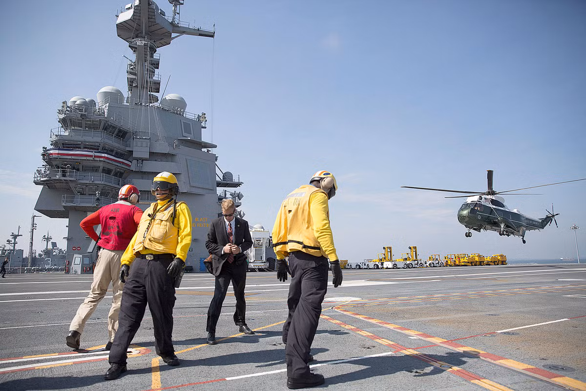 Tổng cộng, Quốc hội Mỹ đã tính toán và cho thấy tàu sân bay USS Gerald R. Ford sẽ cần một khoản tiền lên tới 120 triệu USD nữa để nâng cấp, sửa chữa và hoàn thiện trong tương lai trước khi nó có thể chính thức phục vụ trong biên chế Hải quân Mỹ. Nguồn ảnh: BI.