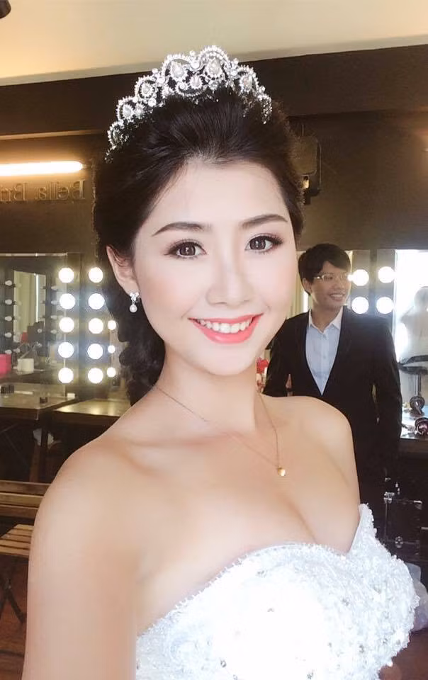 Ngọc Linh sở hữu khuôn mặt đẹp, đôi mắt sáng rạng rỡ và nụ cười tươi tắn