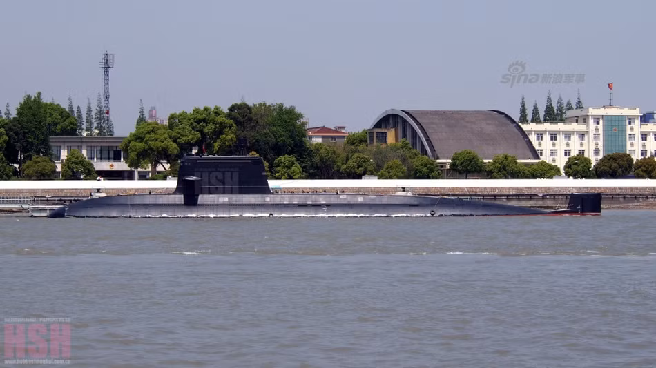 Các tàu ngầm Type 039 của Trung Quốc được đánh số từ 330 trở lên. Hiện tại, Trung Quốc mới xác nhận về sự hoạt động của chiếc thứ mười hai mang số hiệu 341. Nguồn ảnh: HSH.