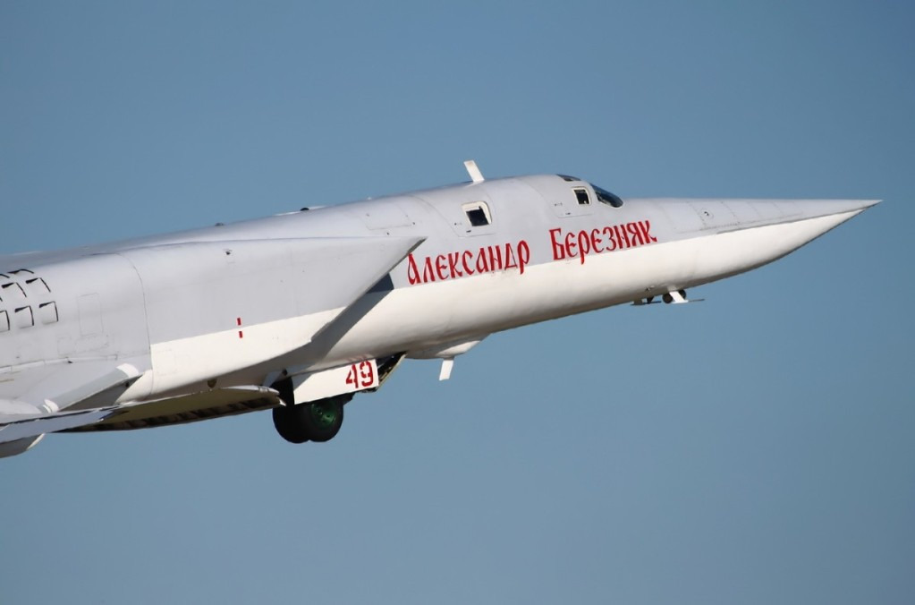 Một số vai trò mà PAK DA sẽ đảm nhiệm có thể kể đến như trung tâm chỉ huy trên không, ném bom chiến thuật, tuần thám, thực hiện các nhiệm vụ chiến lược (bao gồm cả tấn công hạt nhân),... Nguồn ảnh: Pinterest.