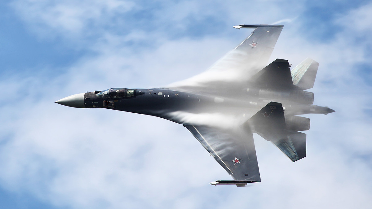 Cuối cùng là Su-35S - loại chiến đấu cơ của Nga có giá khoảng 70 triệu USD mỗi chiếc và được coi là loại máy bay thế hệ 4++ hiện đại nhất của Nga và của thế giới hiện nay. Nguồn ảnh: RTBH.