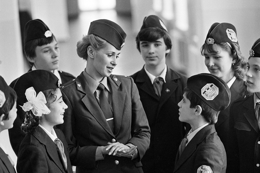 Nữ giới bắt đầu gia nhập lực lượng này từ năm 1919. Với tinh thần bình đẳng giới rất cao trong Tư tưởng của Marx - Lenin, nữ giới ở Nga và Liên Xô sau này được quyền gia nhập bất cứ lực lượng vũ trang nào mà họ có nguyện vọng và đáp ứng được yêu cầu của lực lượng đó. Nguồn ảnh: RBTH.