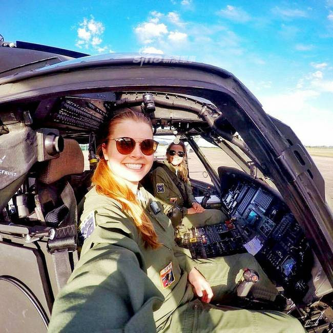 Khác với quân đội nhiều nước khác, Quân đội Brazil mở cửa đón nhận bất cứ nữ giới nào có ý muốn phục vụ trong quân đội nếu đủ sức khoẻ, và họ có thể phục vụ trong bất cứ lực lượng nào. Nguồn ảnh: Sina.