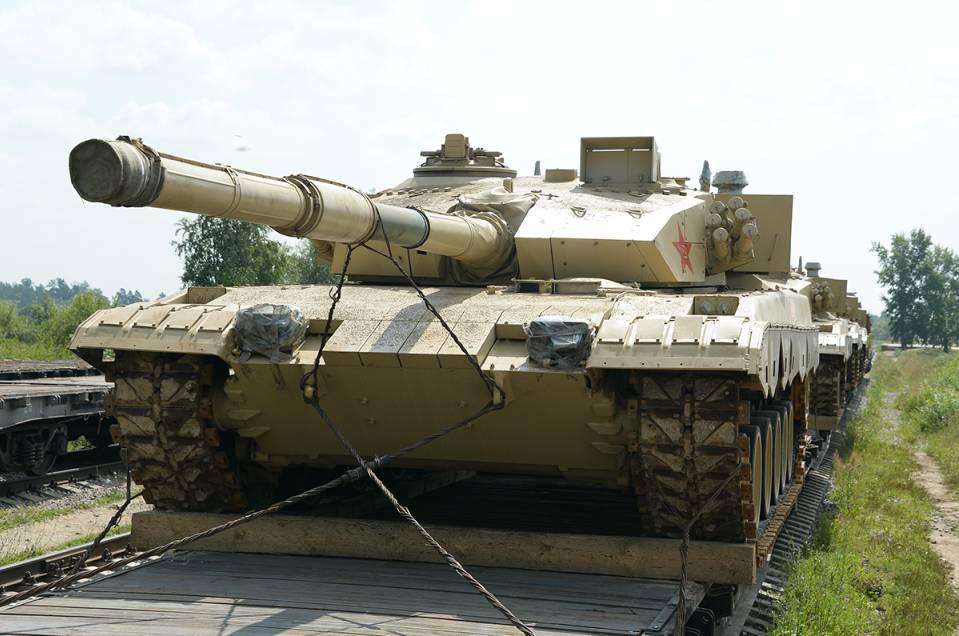 Theo ghi nhận được, đội Trung Quốc đưa tới Nga bốn chiếc xe tăng Type 96 - ít hơn năm ngoái một chiếc. Vào năm 2017, cũng tại giải đấu Tank Biathlon, Trung Quốc đã huy động tới 5 chiếc Type 96 nhưng vẫn không thể giành được chức vô địch. Nguồn ảnh: Bộ Quốc phòng Nga.