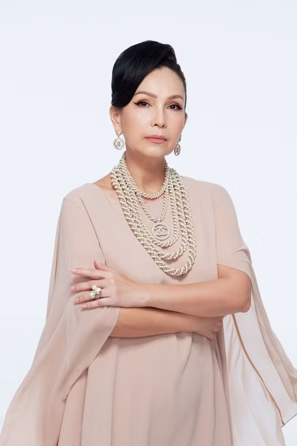 Diễm My hiện vẫn là người đẹp không tuổi đáng ngưỡng mộ của showbiz Việt