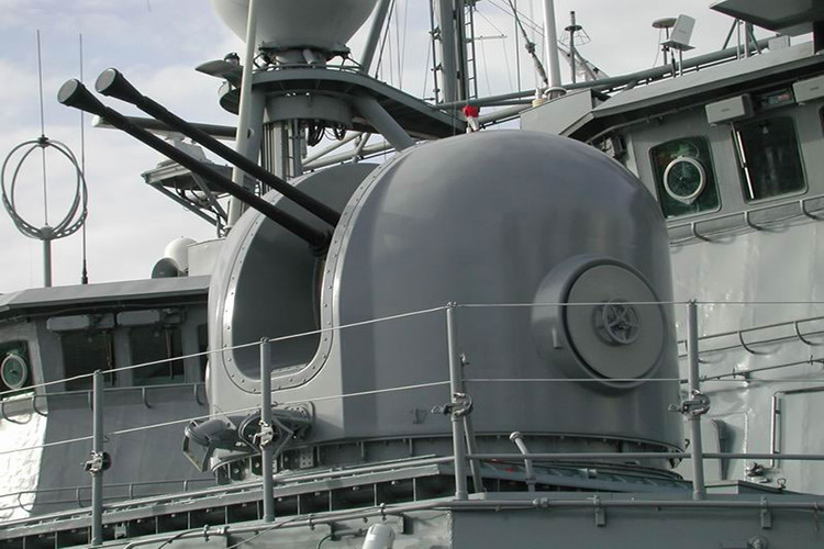 Điều khá bất ngờ là Việt Nam cũng sở hữu một biến thể của Dardo là Nobong 40mm do Hàn Quốc chế tạo dựa trên mẫu pháo của Italy và được trang bị trên tàu hộ vệ chống ngầm lớp Pohang của Hải quân Việt Nam. Nguồn ảnh: Hanwha.