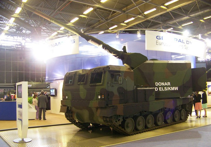 Pháo tự hành DONAR có chiều dài 10,3m; chiều rộng 2,8m; chiều cao 3,0m. Ảnh: military-today.