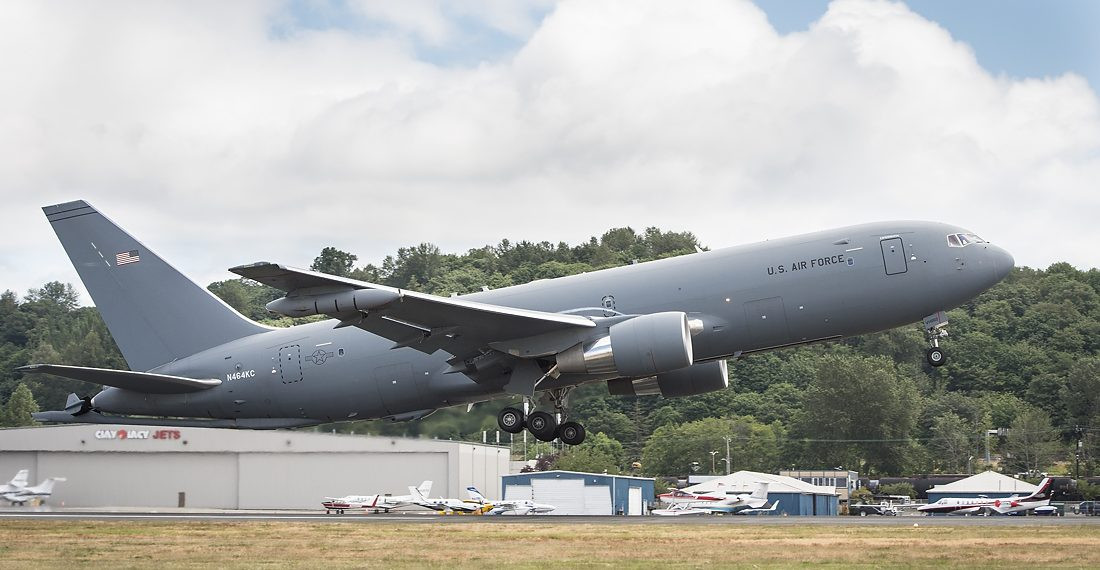 Theo Defence-blog, hôm 13/7 vừa qua Không quân Mỹ đã kết thúc quá trình bay thử nghiệm của KC-46 Pegasus với kết quả cực kỳ khả quan. Dự kiến tới tháng 10 năm nay, "ngựa bay" KC-46 Pegasus đầu tiên sẽ vào biên chế Không quân Mỹ. Nguồn ảnh: Defence.