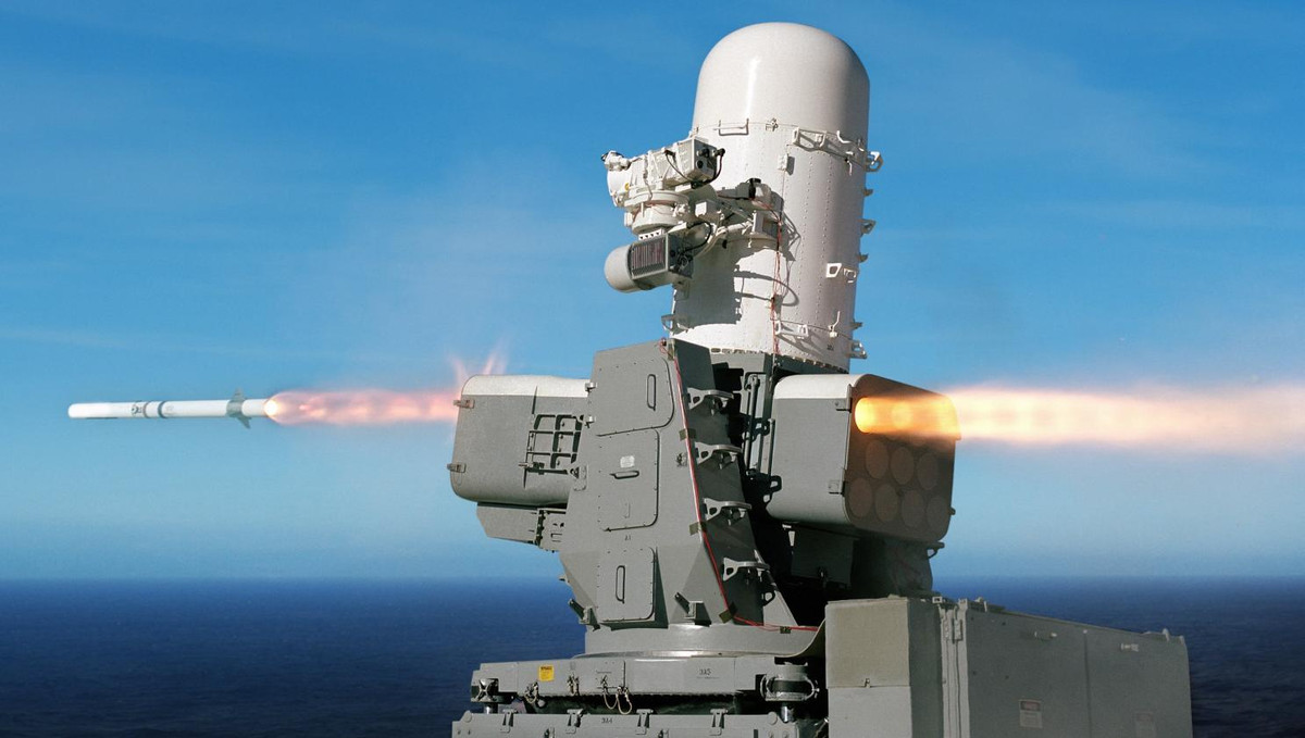 Không phải là pháo cao tốc nhưng tổ hợp Raytheon SeaRAM cũng là một trong những tổ hợp vũ khí đánh chặn tầm gần hiện đại nhất thế giới hiện nay. Nguồn ảnh: Foxtrotalpha.