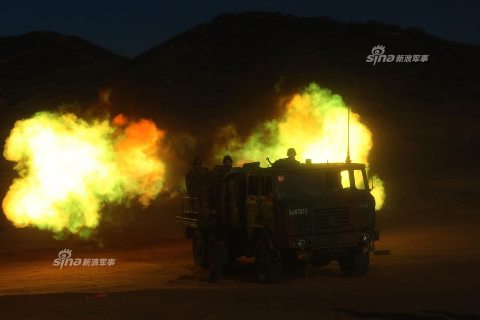 Một trong những sự lợi hại nữa của khẩu pháo tự hành này đó là phía Trung Quốc trang bị cho nó cả khả năng bắn ra đầu đạn có dẫn đường bằng lade, tăng cường độ chính xác lên tối đa cho mỗi phát bắn.