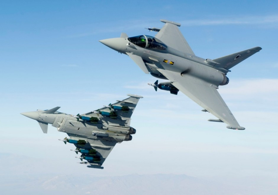 Một chiếc tiêm kích Eurofighter Typhoon của Không quân Anh đã được lệnh cất cánh đánh chặn chiếc Su-24 khi nó vẻ như đã tiến quá sát vào không phận của Romania. Nguồn ảnh: Vancum.